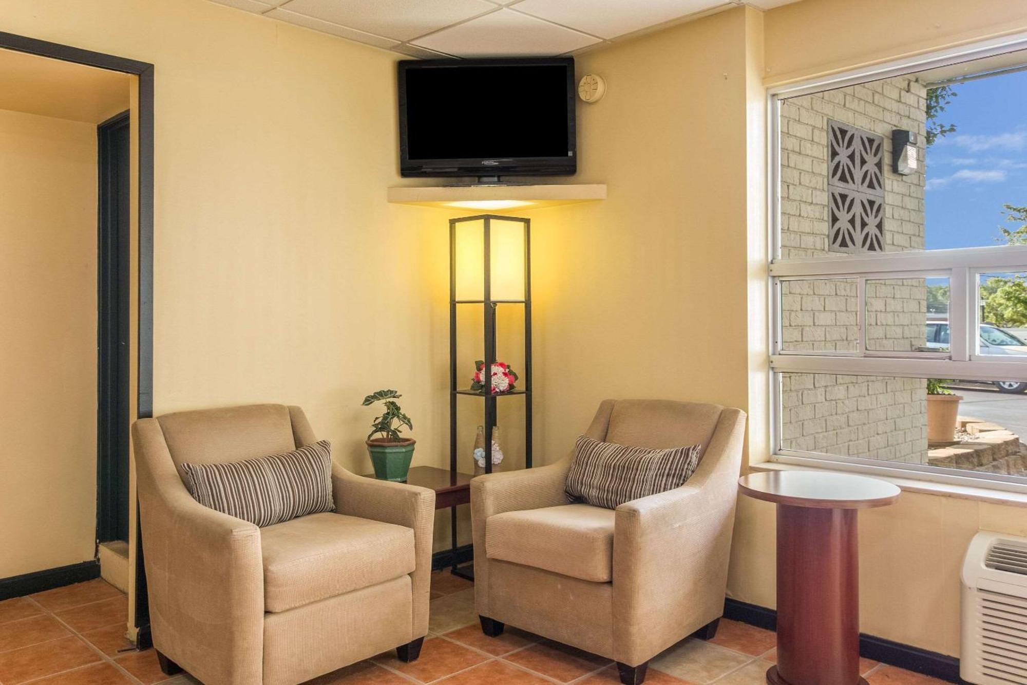 Econo Lodge Fort Knox Radcliff Экстерьер фото